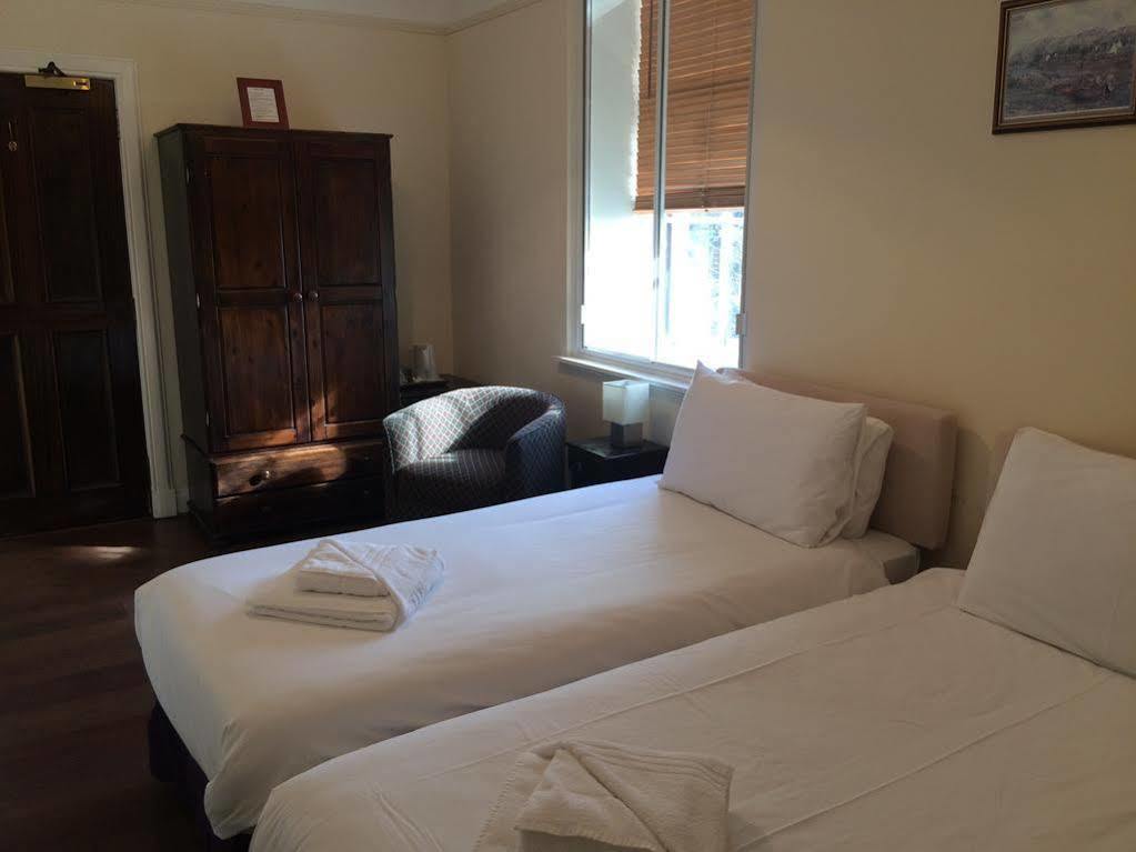 Celentano'S Restaurant With Rooms กลาสโกว์ ภายนอก รูปภาพ