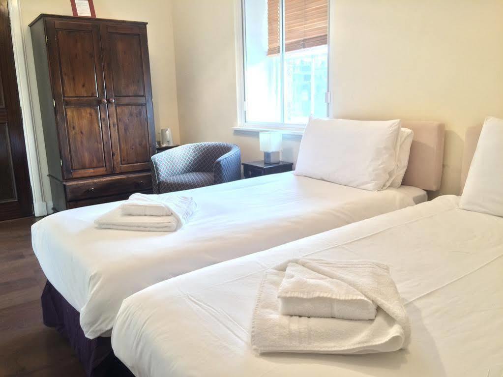 Celentano'S Restaurant With Rooms กลาสโกว์ ภายนอก รูปภาพ