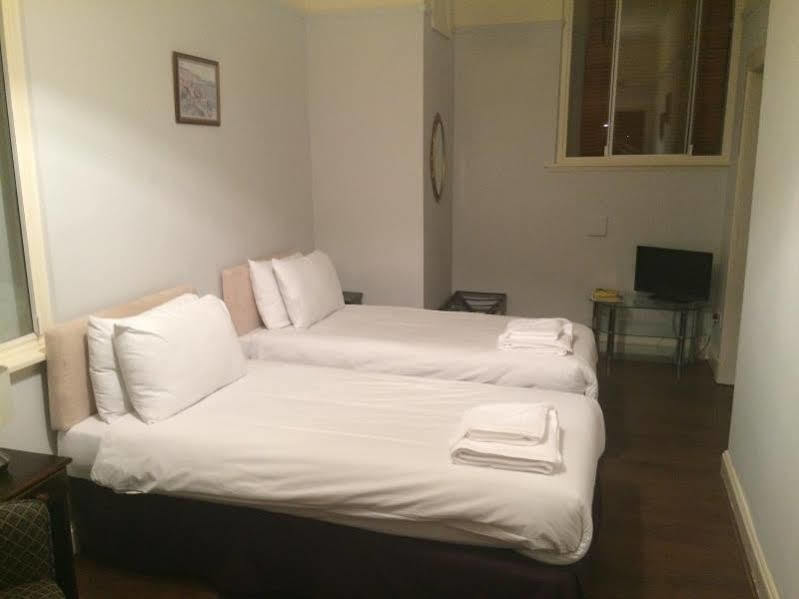 Celentano'S Restaurant With Rooms กลาสโกว์ ภายนอก รูปภาพ